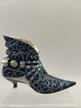 Just The Right Shoe by Raine Memphis Miniature Shoe Figurine Collectible